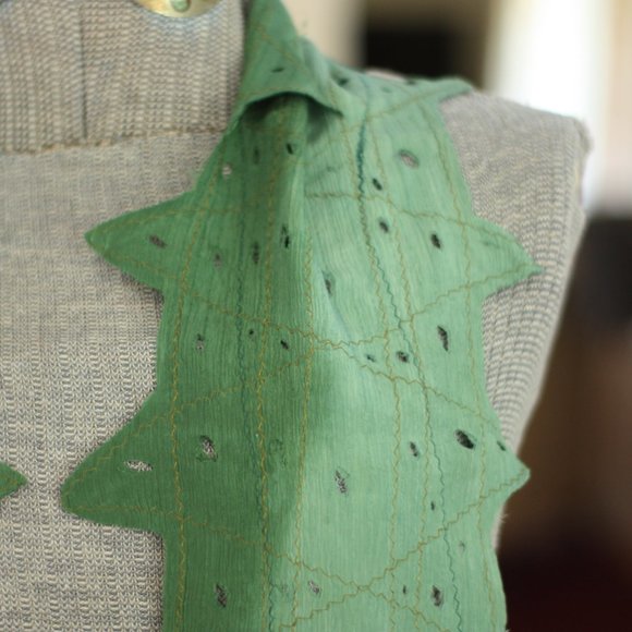 Two Toned Perforated Green Zig Zag Scalloped Scarf - Picture 2 of 3